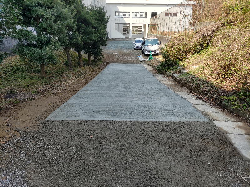 公立高校　通路補修工事